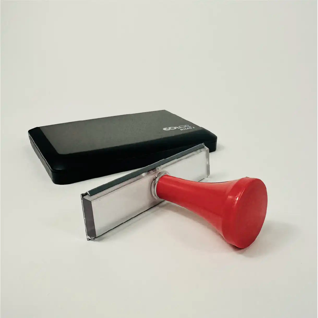 Vue Stamps L02 Traditional stamper with closed ink pad